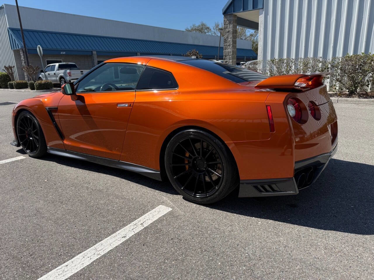 Used 2017 Nissan GT-R Premium AWD/4WD image 4