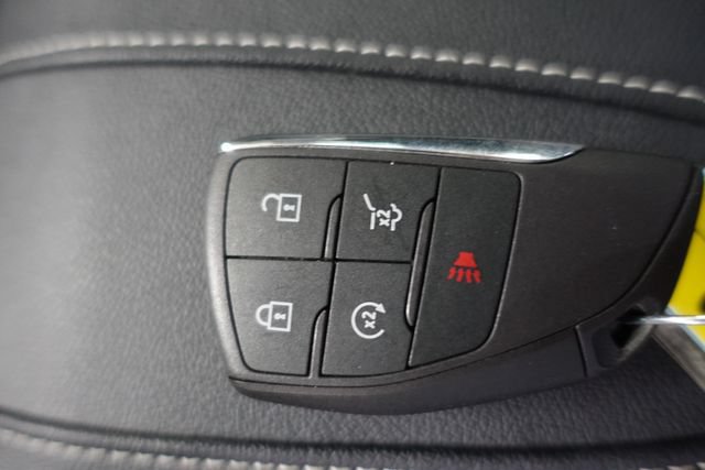 Used 2025 Chevrolet Traverse LT w/ Sun and Wheel Package FWD image 17