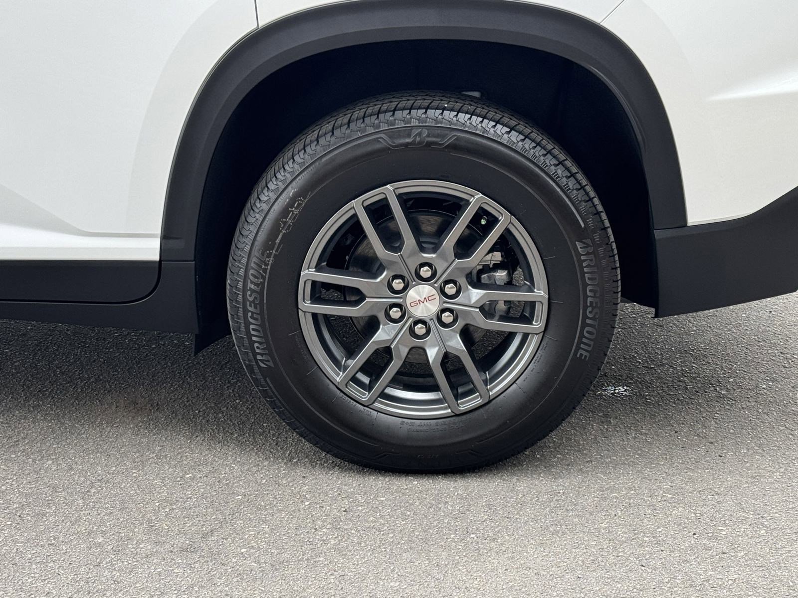 New 2025 GMC Acadia Elevation image 11