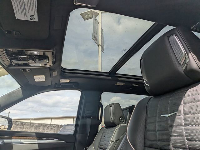 Certified 2025 Cadillac Escalade ESV Premium Luxury Platinum w/ LPO, Floor Liner Package image 21