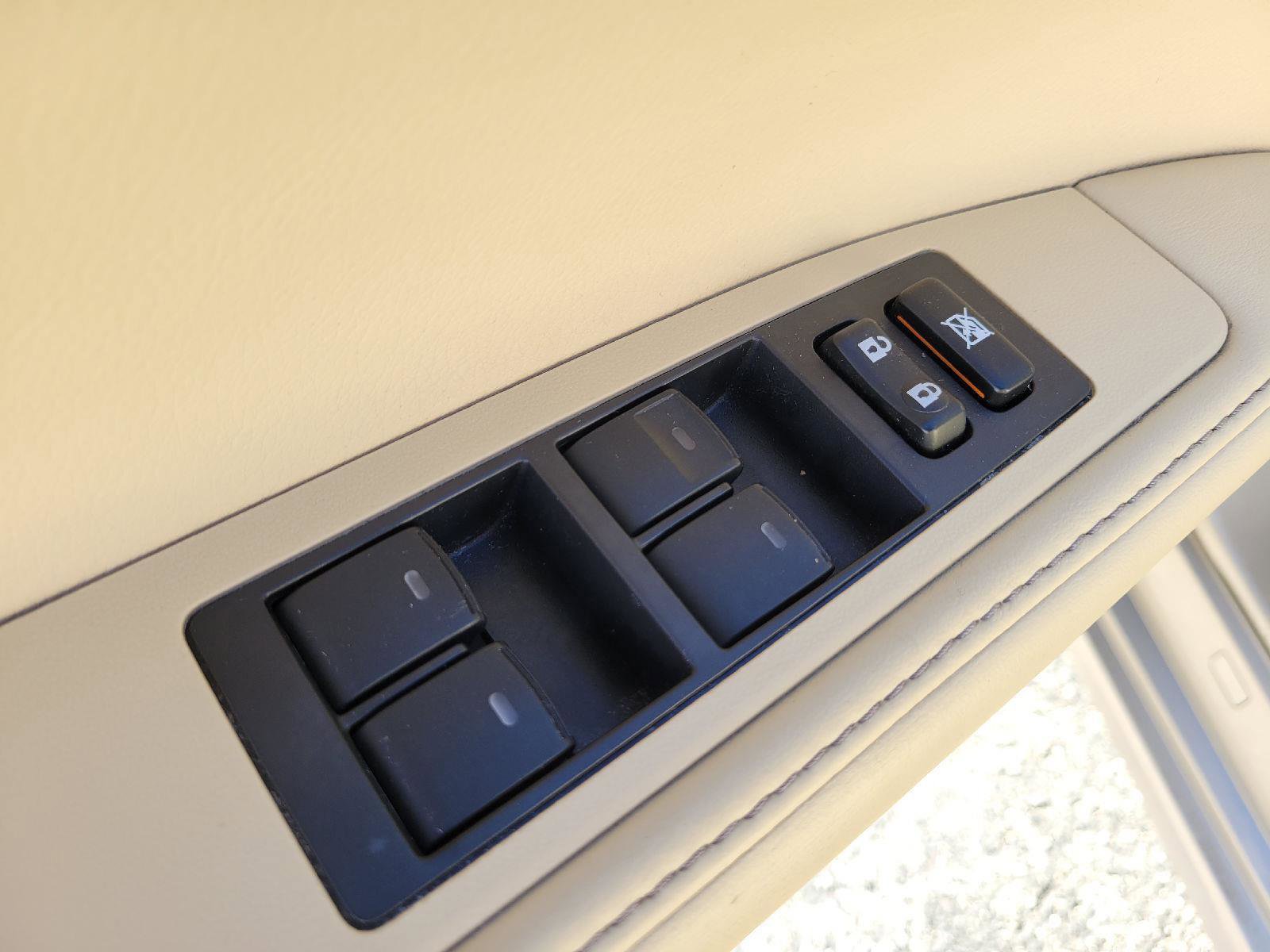 Used 2013 Lexus ES 350 w/ Luxury Pkg image 8