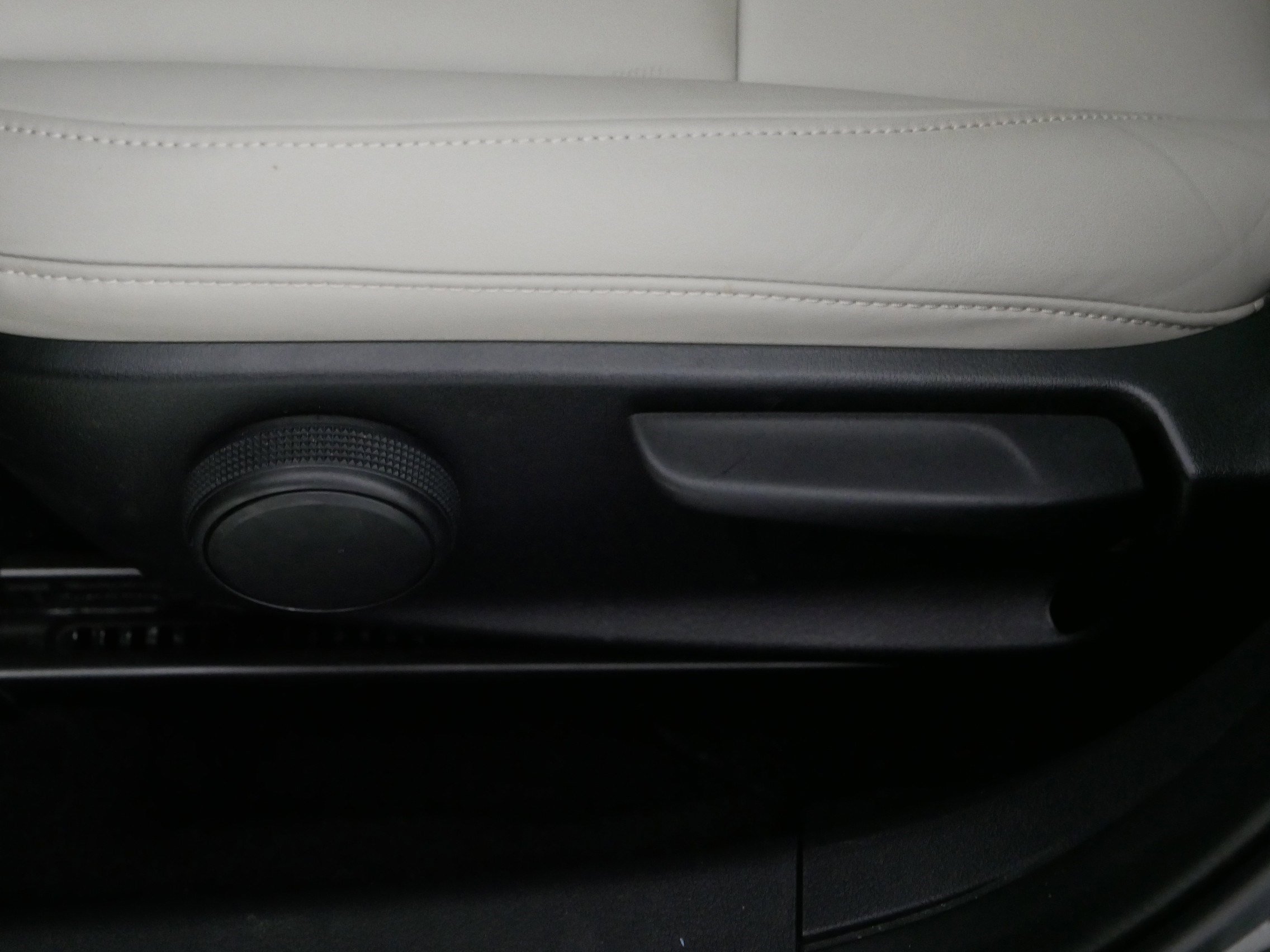 Used 2020 MAZDA MAZDA3 Hatchback FWD image 20