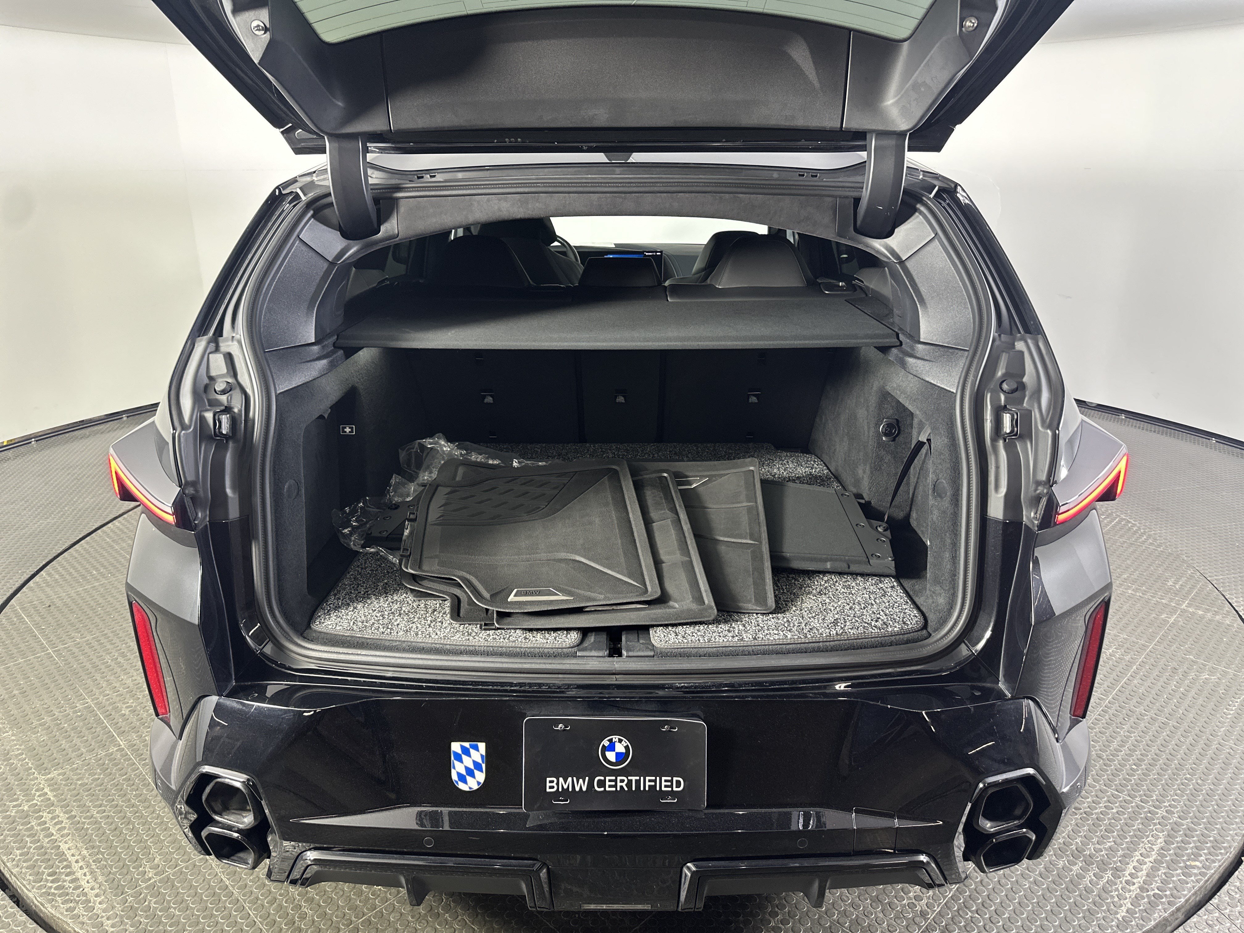 Certified 2023 BMW XM AWD/4WD image 10