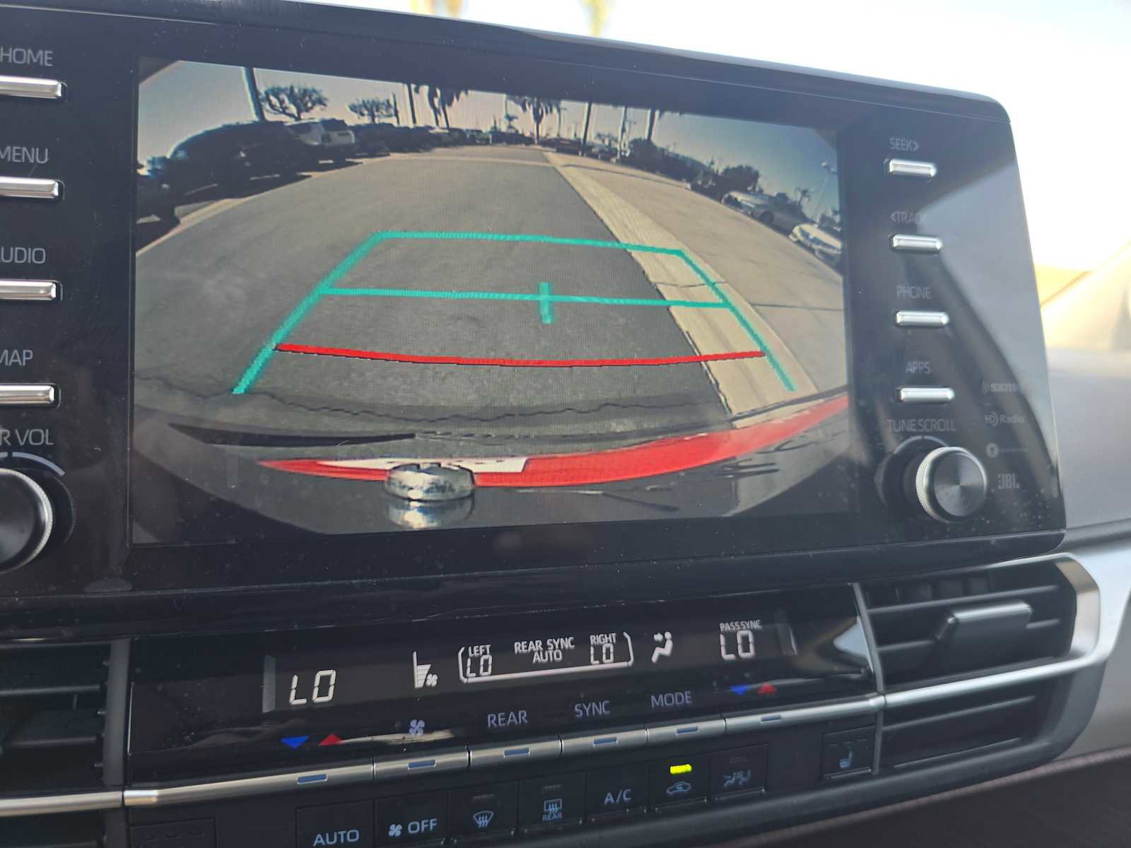 Used 2022 Toyota Sienna XLE w/ XLE Plus Package image 28