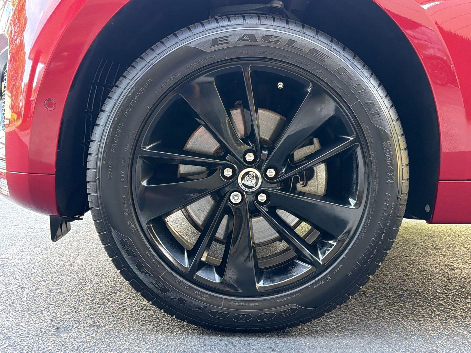 Used 2025 Jaguar F-PACE R-Dynamic S image 13