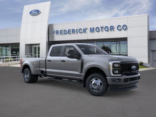 New 2026 Ford F350 4x4 Crew Cab DRW Super Duty image 7