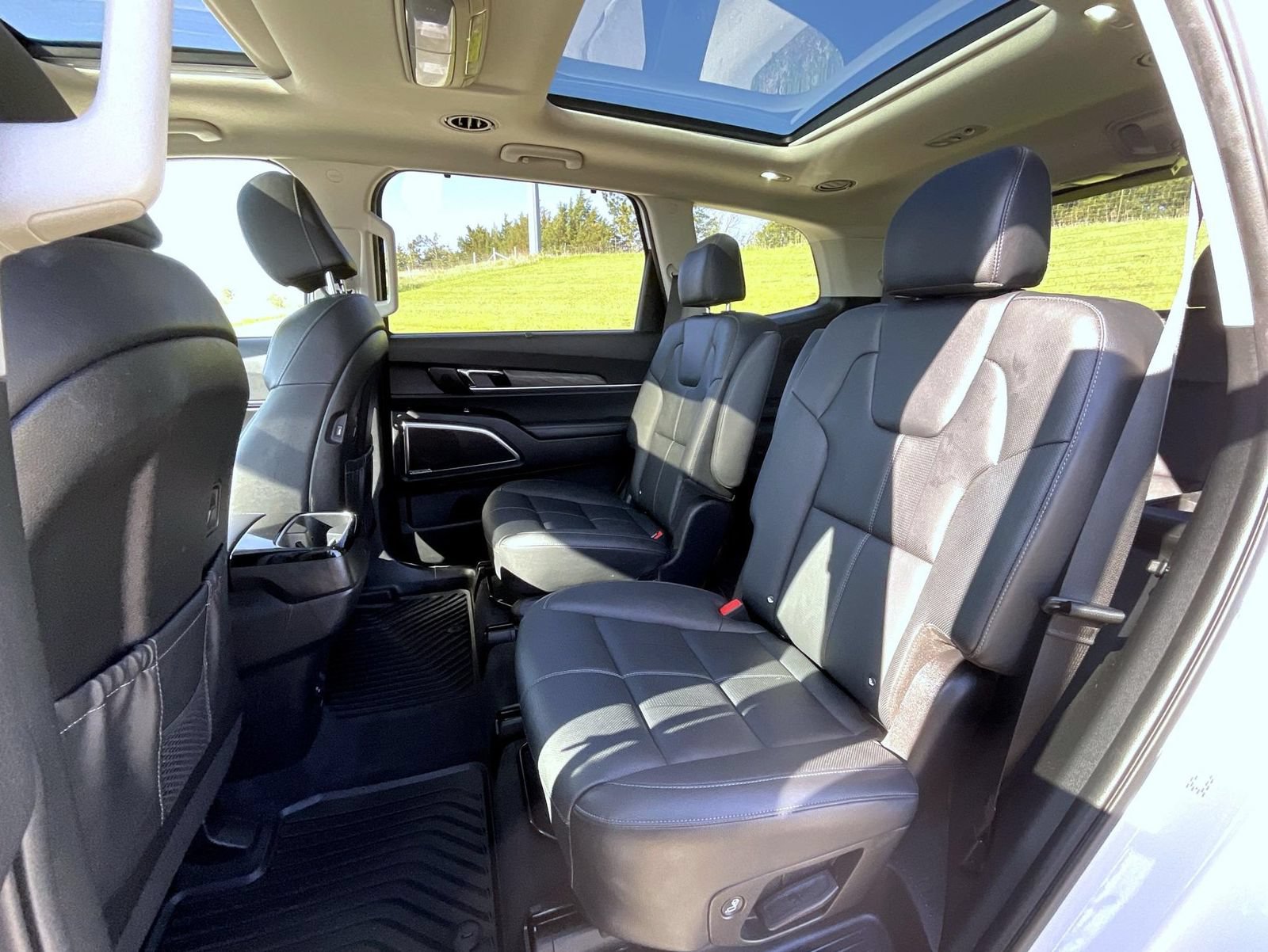 Used 2022 Kia Telluride SX w/ Towing Package AWD/4WD image 19