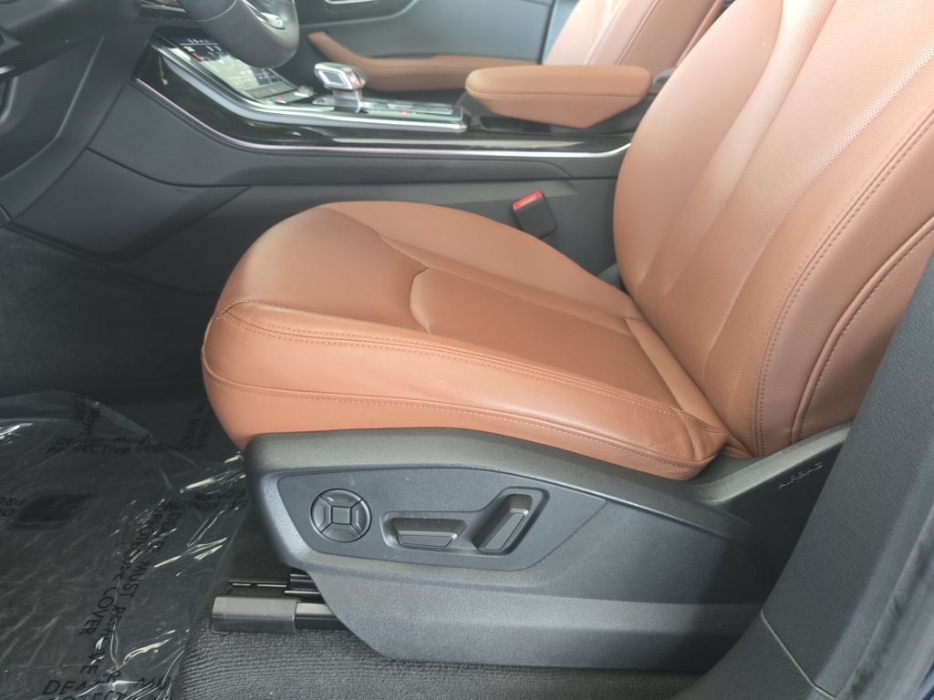 Used 2023 Audi Q8 Premium Plus w/ Premium Plus Package AWD/4WD image 24