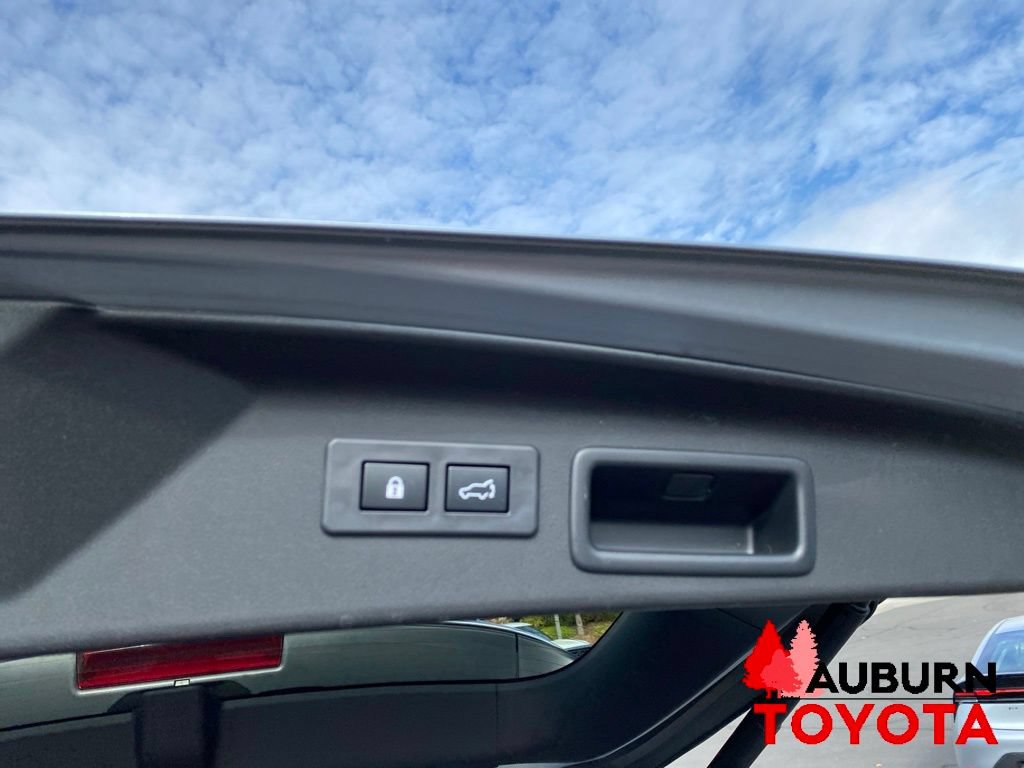 Used 2025 Subaru Forester Touring AWD/4WD image 13