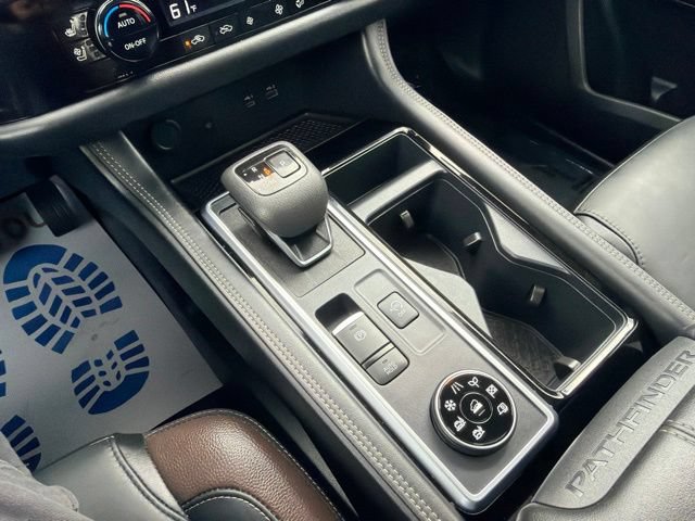 Certified 2025 Nissan Pathfinder Platinum AWD/4WD image 34