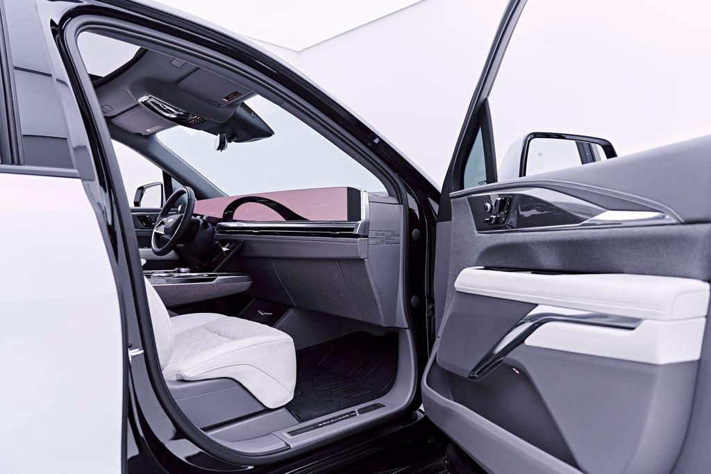 Used 2026 Cadillac Escalade IQ Sport 1 w/ LPO, Etrunk Organizer Package AWD/4WD image 39