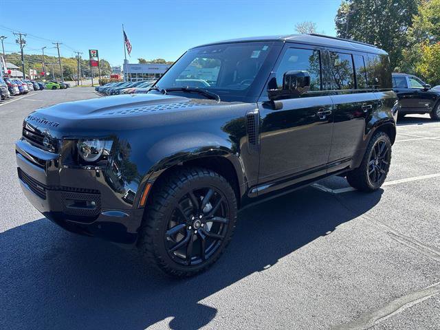 Used 2023 Land Rover Defender 110 X-Dynamic SE image 6