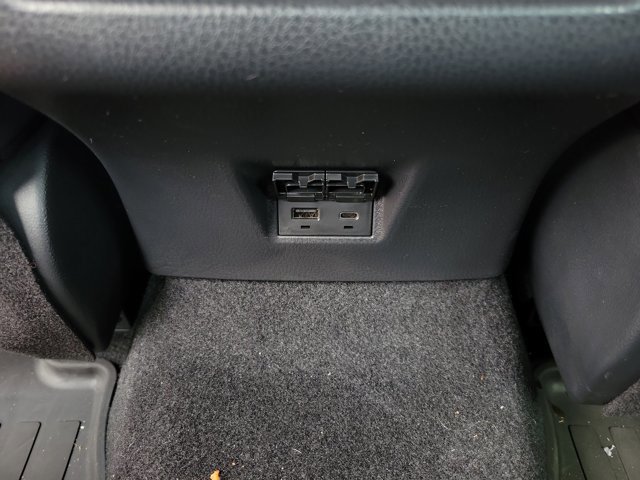 Used 2025 Toyota Camry LE image 10