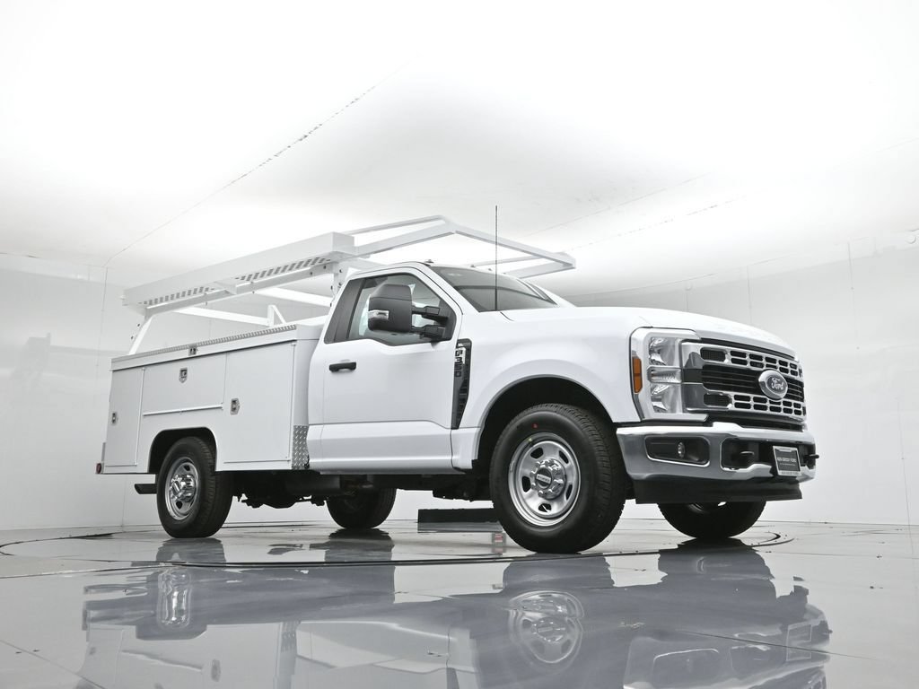 New 2026 Ford F350 XL w/ XL Chrome Package RWD image 3