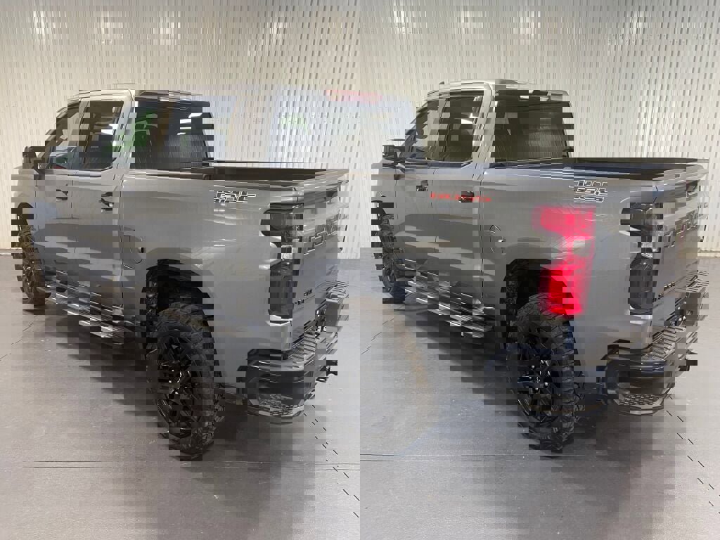 Used 2022 Chevrolet Silverado 1500 LT Trail Boss w/ LPO, Dark Essentials Package image 16