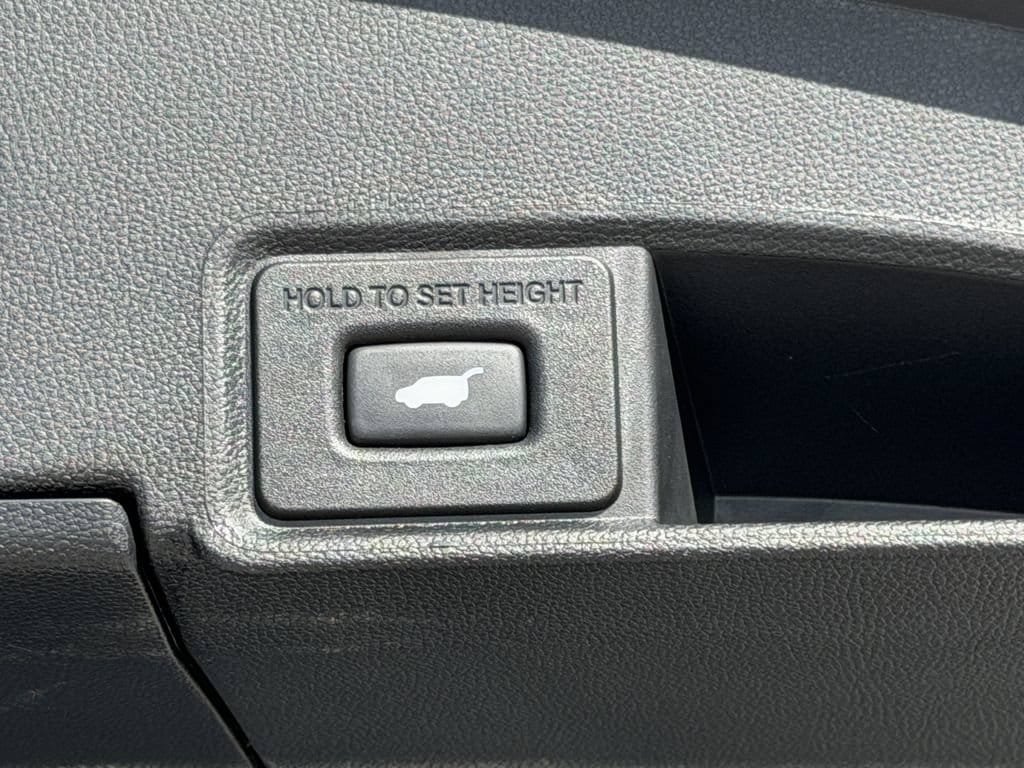 Used 2024 Acura RDX SH-AWD image 13