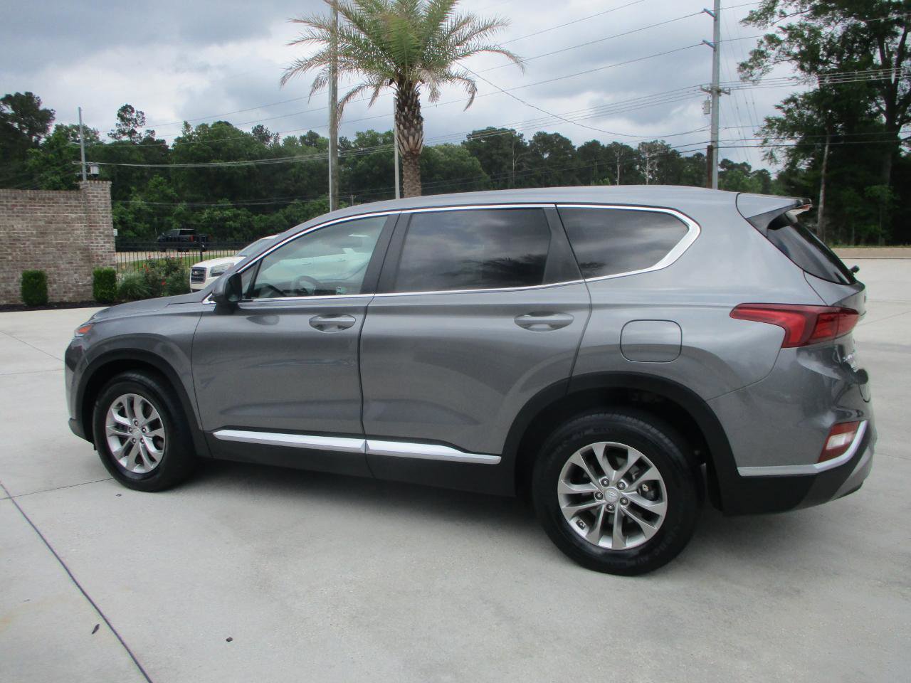 Used 2019 Hyundai Santa Fe SE FWD image 3