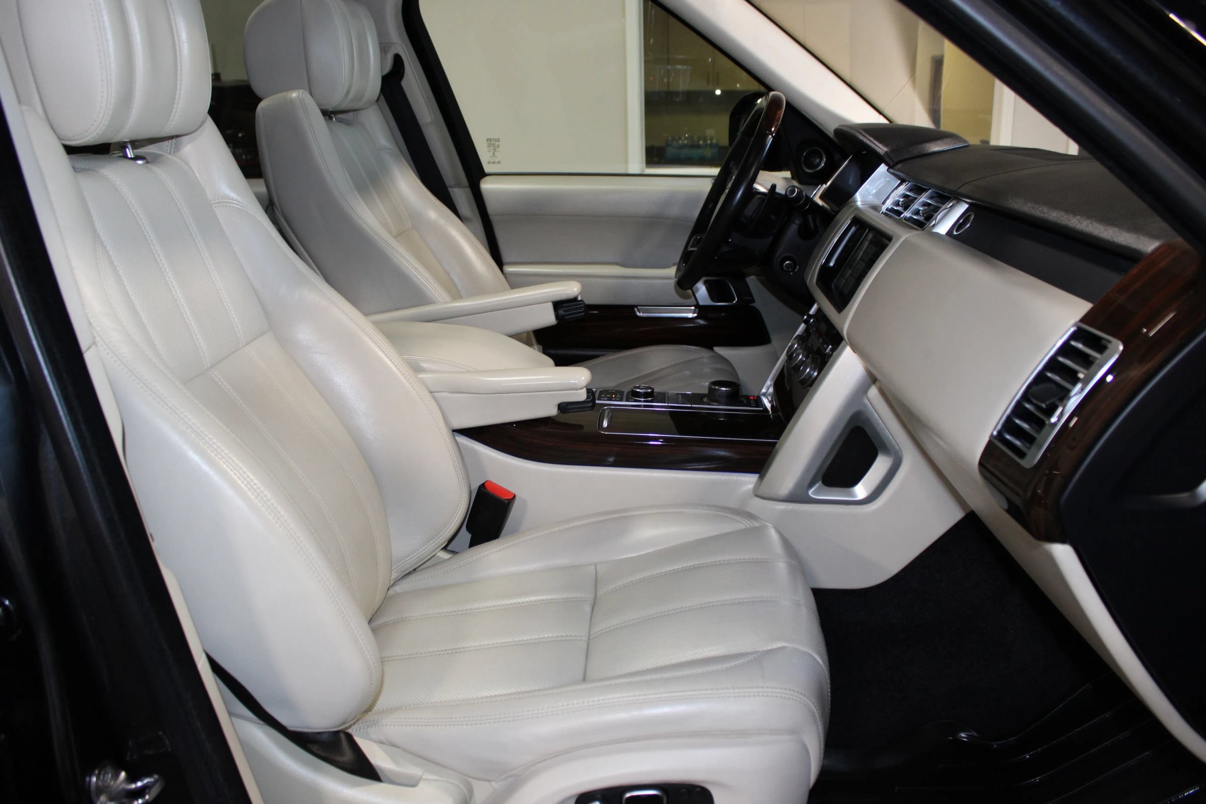 Used 2014 Land Rover Range Rover Supercharged AWD/4WD image 41