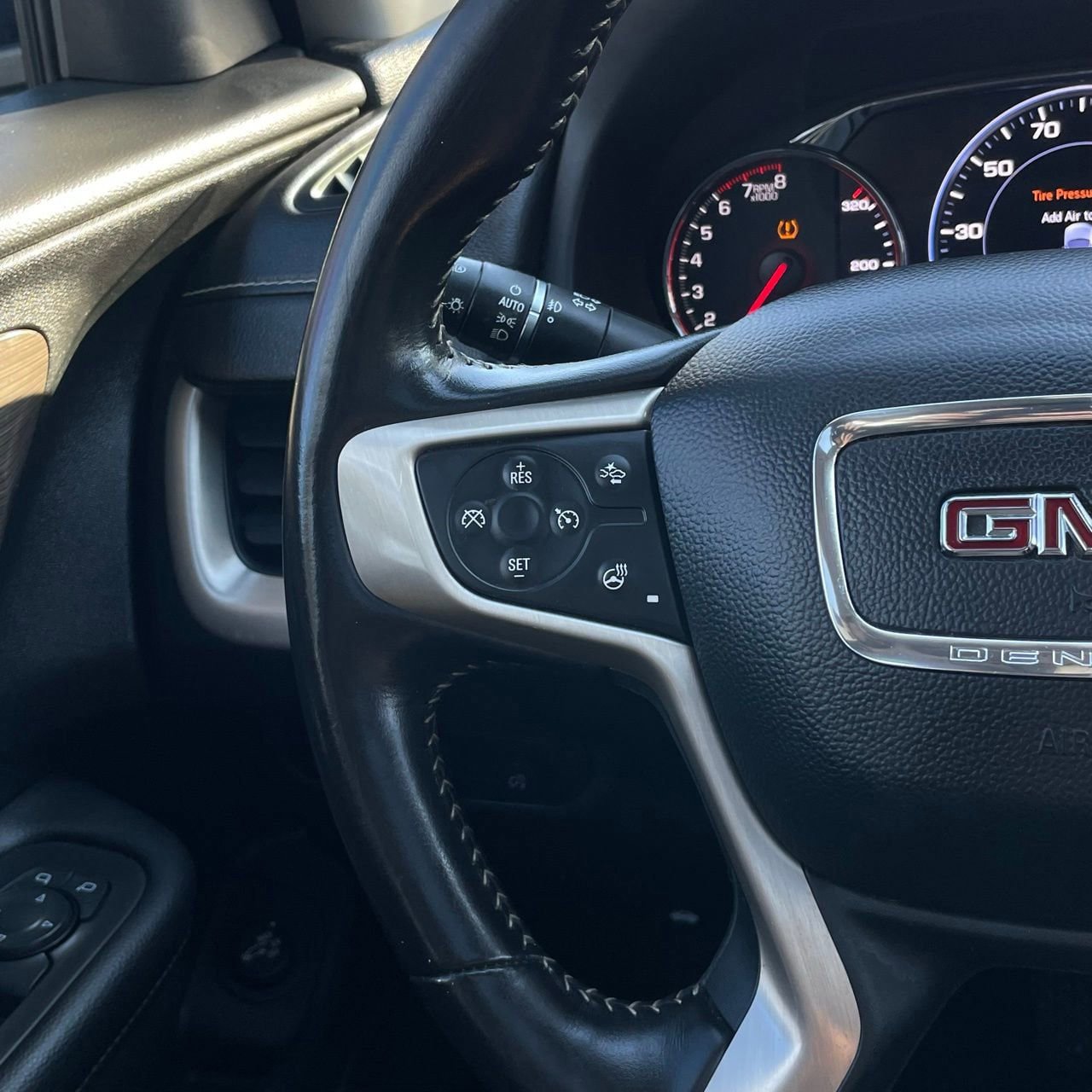 Used 2022 GMC Terrain Denali w/ LPO, Cargo Package image 14