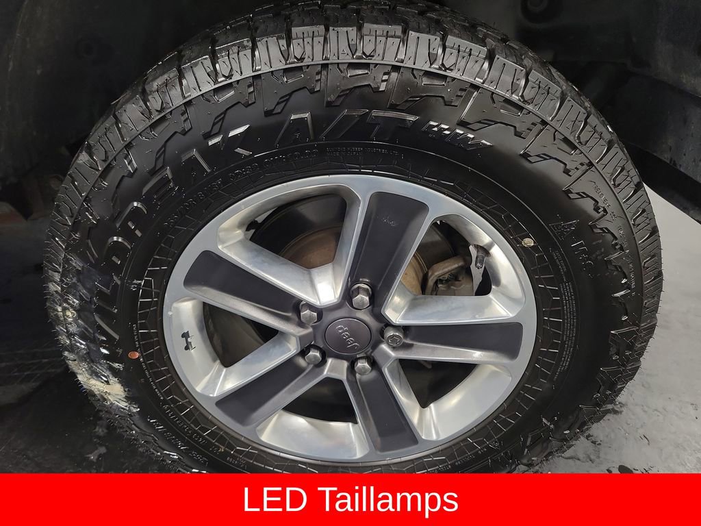 Used 2019 Jeep Wrangler Unlimited Sahara w/ LED Lighting Group image 11