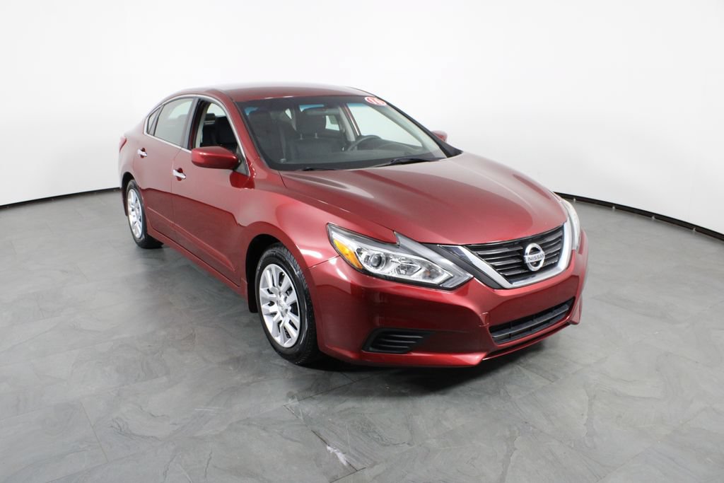 Used 2016 Nissan Altima 2.5 S w/ Power Driver Seat Package FWD image 4