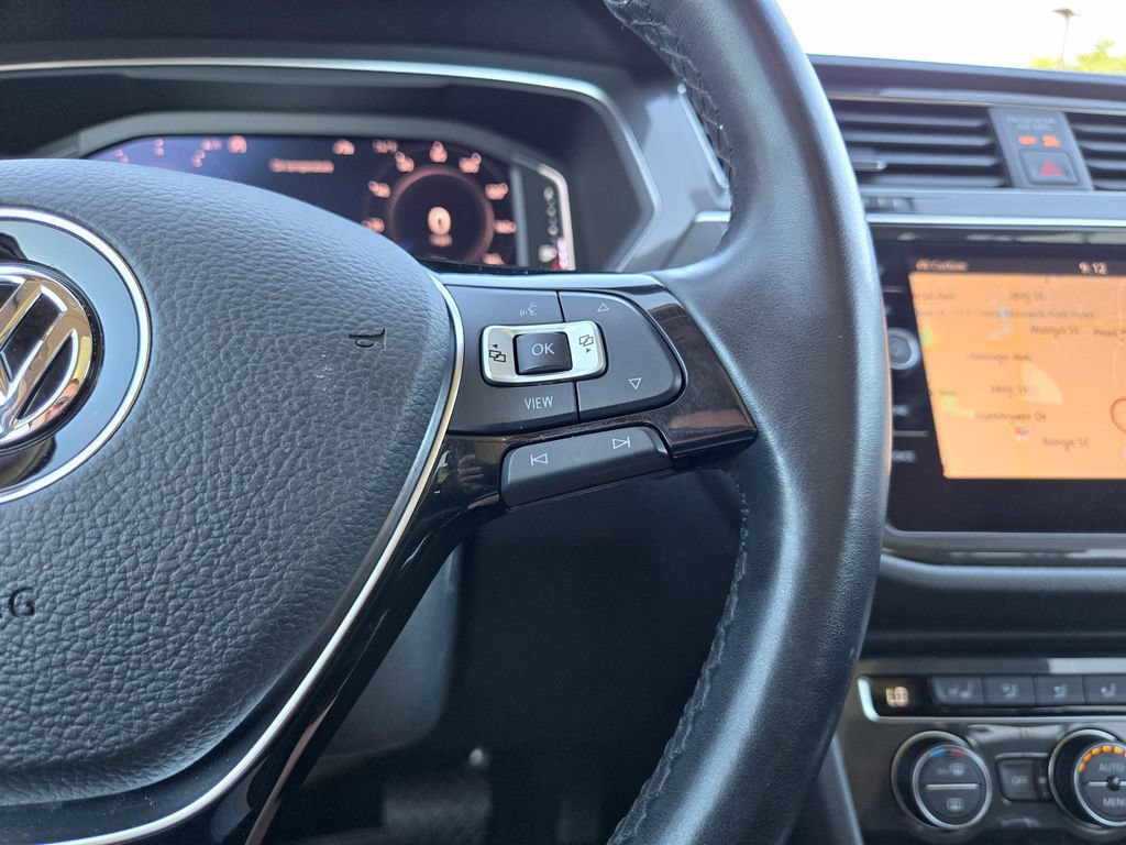 Used 2019 Volkswagen Tiguan SEL Premium w/ 3rd Row Seat Package AWD/4WD image 28