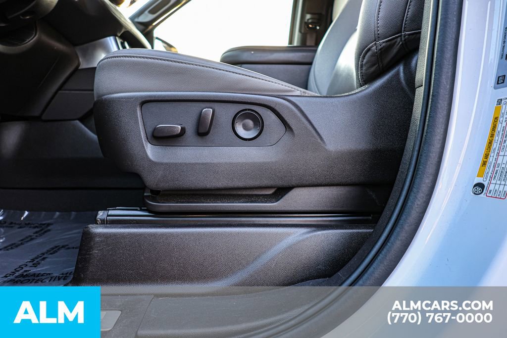 Used 2024 Chevrolet Tahoe LT RWD image 28