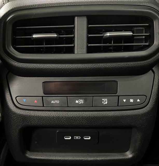 Used 2025 Honda Pilot Touring image 42