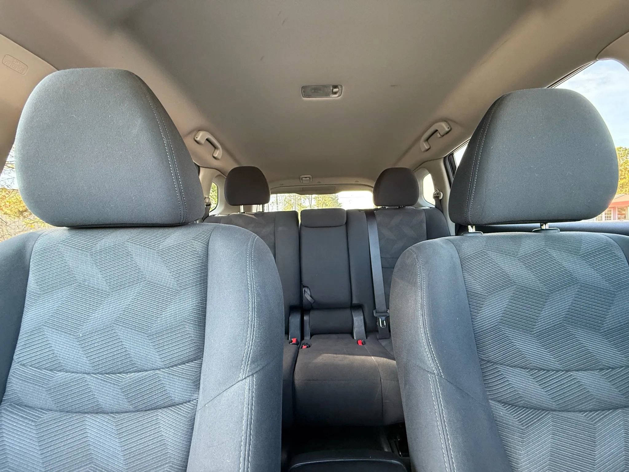 Used 2016 Nissan Rogue SV image 35