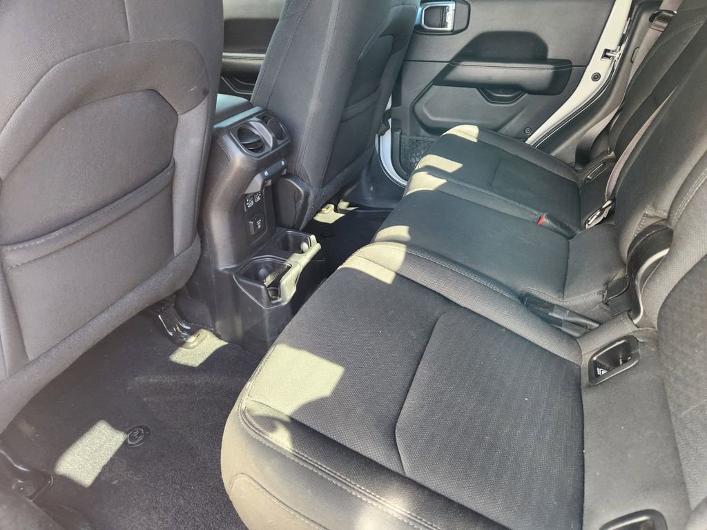 Used 2021 Jeep Gladiator Overland w/ Cold Weather Group image 8