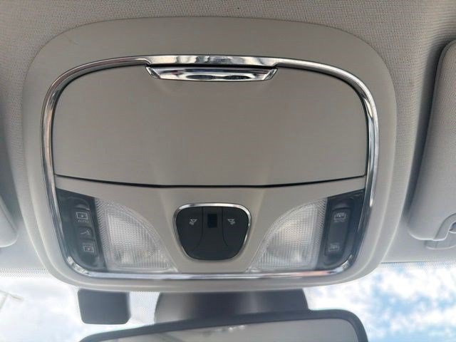 Used 2022 Jeep Cherokee Limited AWD/4WD image 33