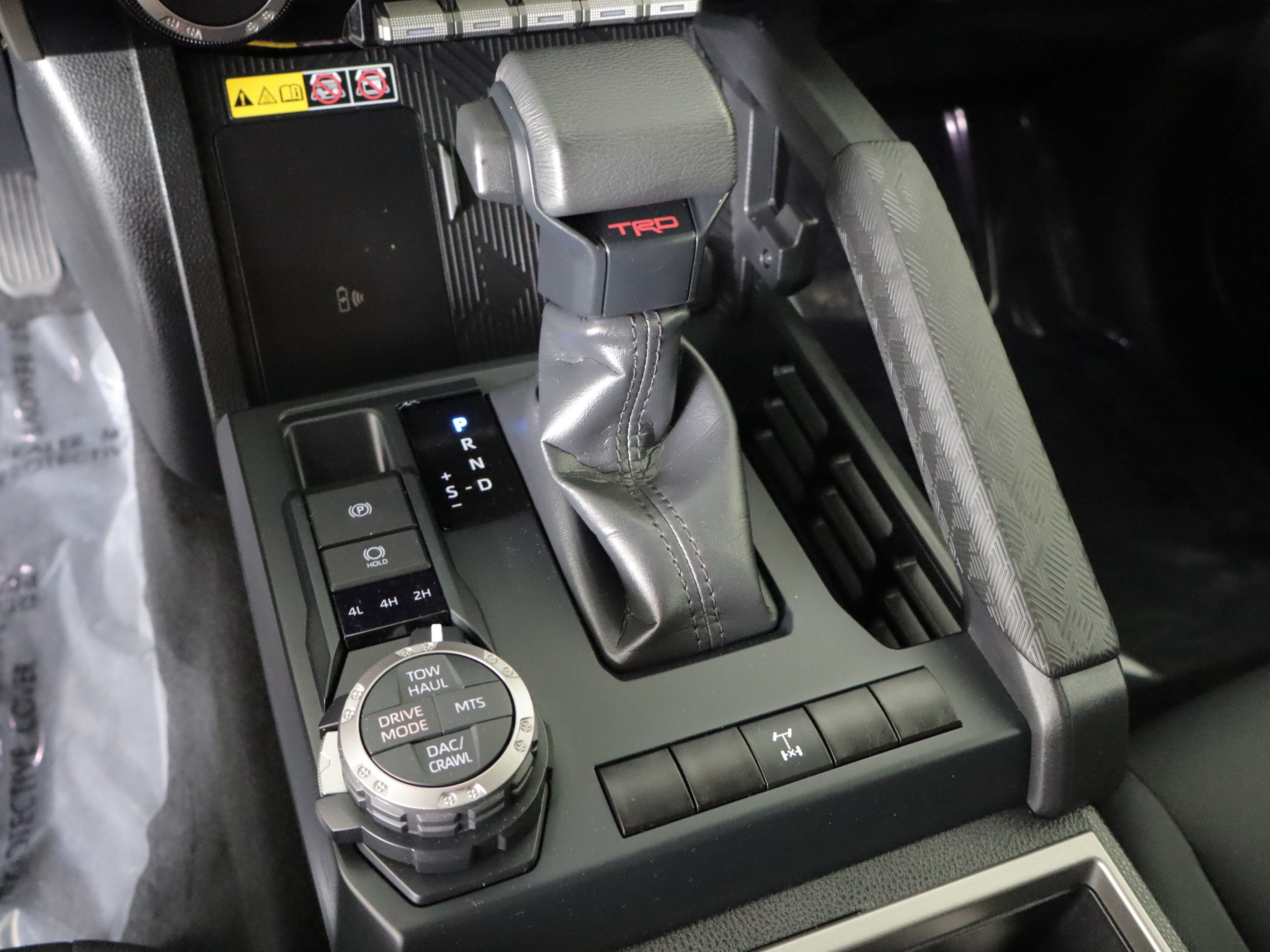 Used 2024 Toyota Tacoma TRD Off-Road w/ TRD Off Road Upgrade Package AWD/4WD image 17