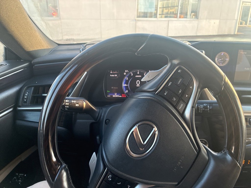 Used 2020 Lexus ES 350 w/ Premium Package image 10