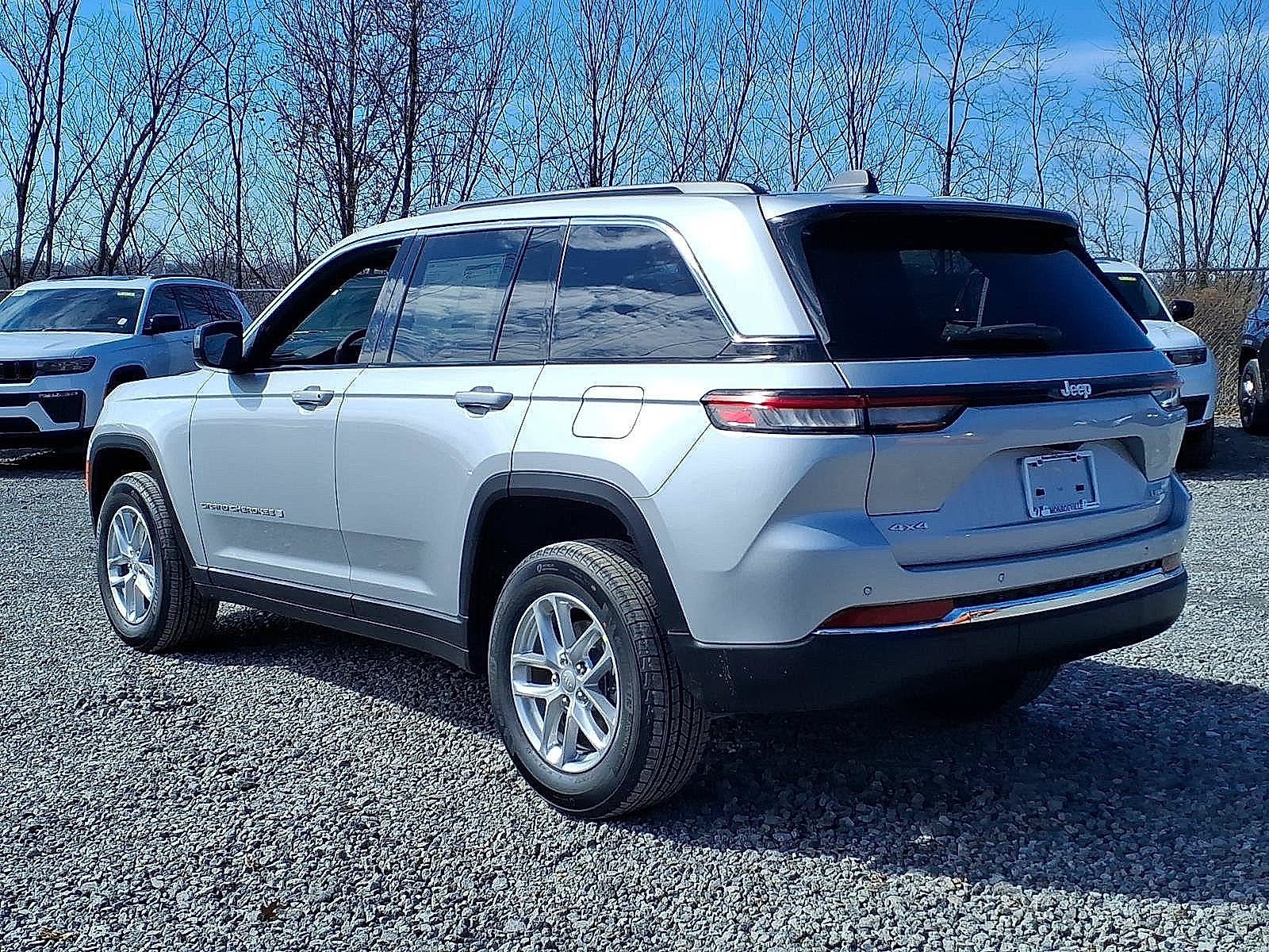 New 2026 Jeep Grand Cherokee Laredo X AWD/4WD image 3
