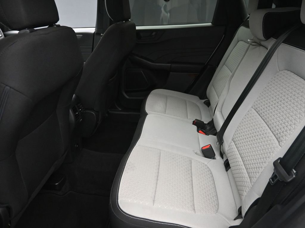 Used 2023 Ford Escape Active w/ Tech Pack #1 AWD/4WD image 10