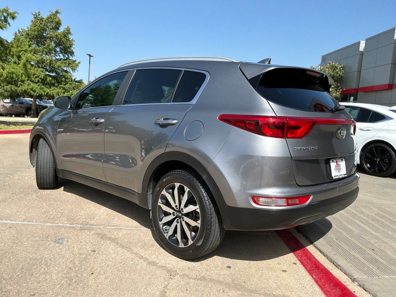 Used 2017 Kia Sportage EX FWD image 8