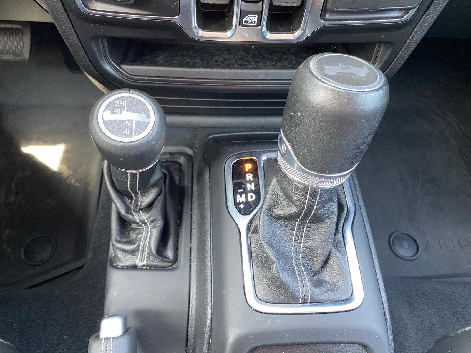 Used 2022 Jeep Wrangler Unlimited Sahara w/ Cold Weather Group AWD/4WD image 24