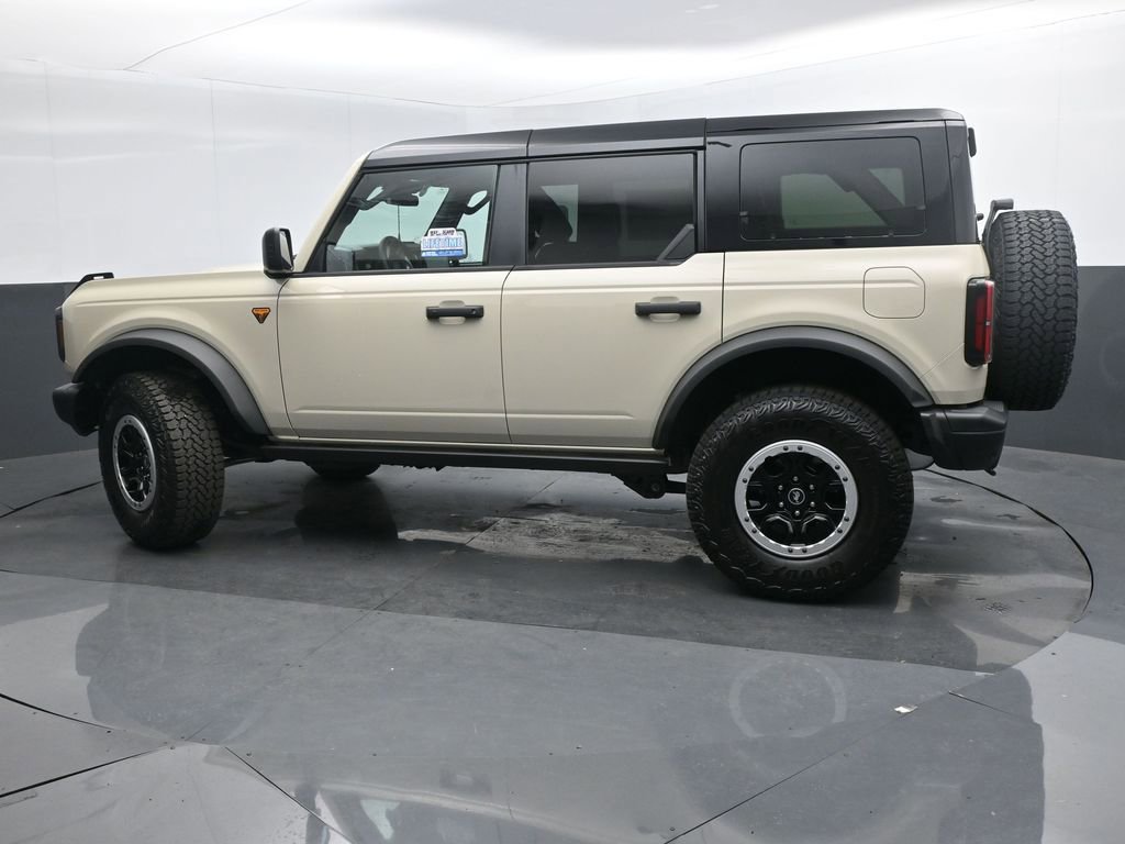 New 2026 Ford Bronco Badlands w/ Sasquatch Package image 3