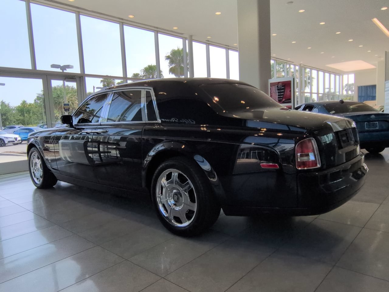Used 2006 Rolls-Royce Phantom Sedan RWD image 5