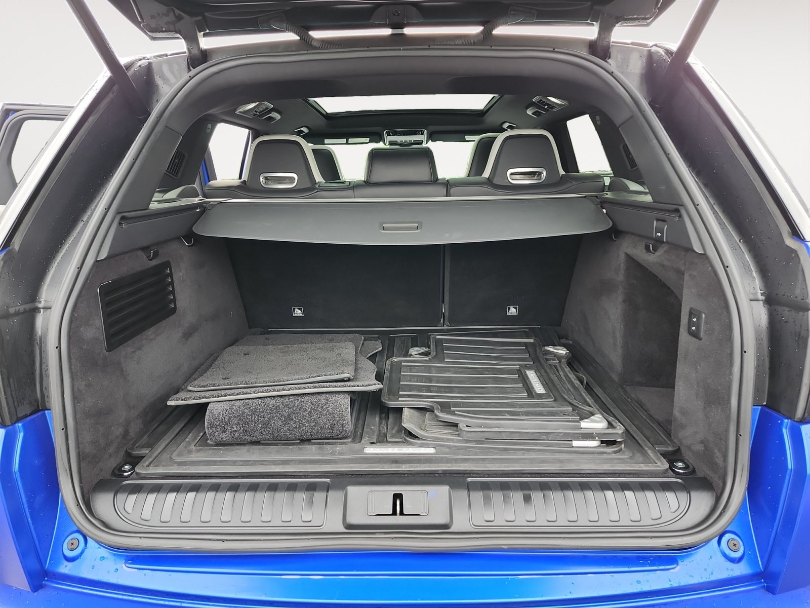 Used 2022 Land Rover Range Rover Sport SVR AWD/4WD image 15