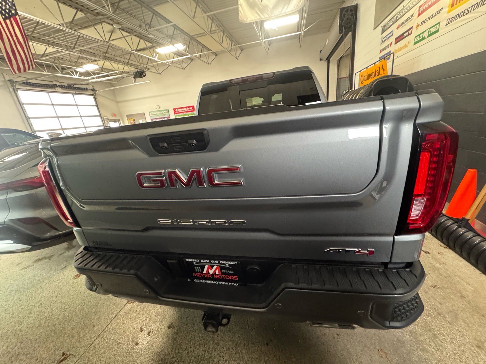 Used 2025 GMC Sierra 1500 AT4 w/ AT4 Premium Package image 6