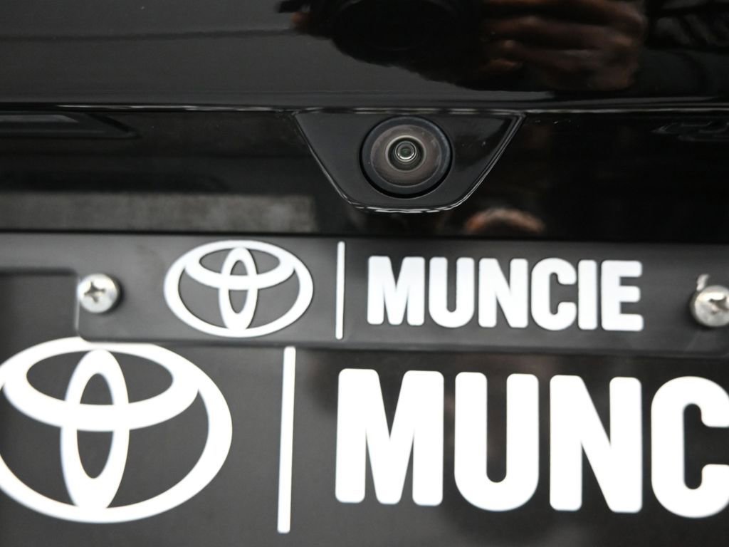 Used 2023 Chrysler Voyager LX image 38