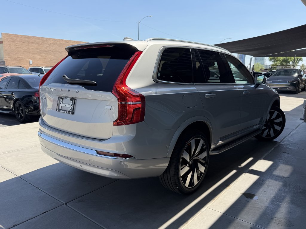 Used 2024 Volvo XC90 T8 Plus w/ Protection Package Premier AWD/4WD image 4