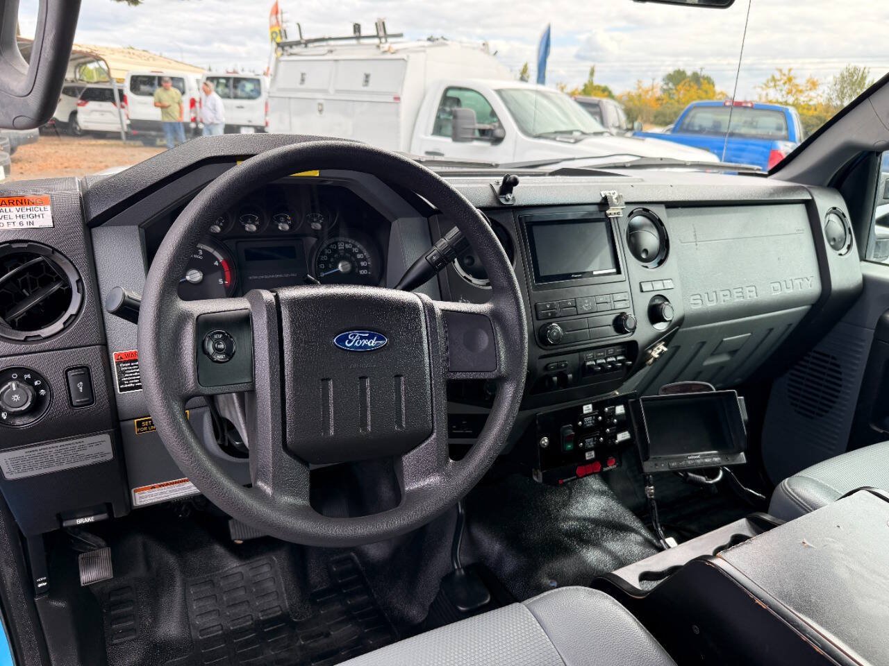 Used 2015 Ford F550 4x4 Regular Cab Super Duty image 39