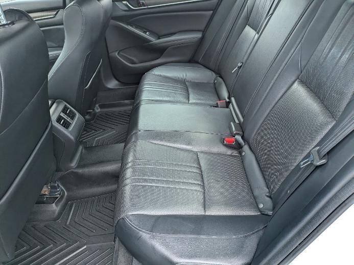 Used 2018 Honda Accord Touring image 13