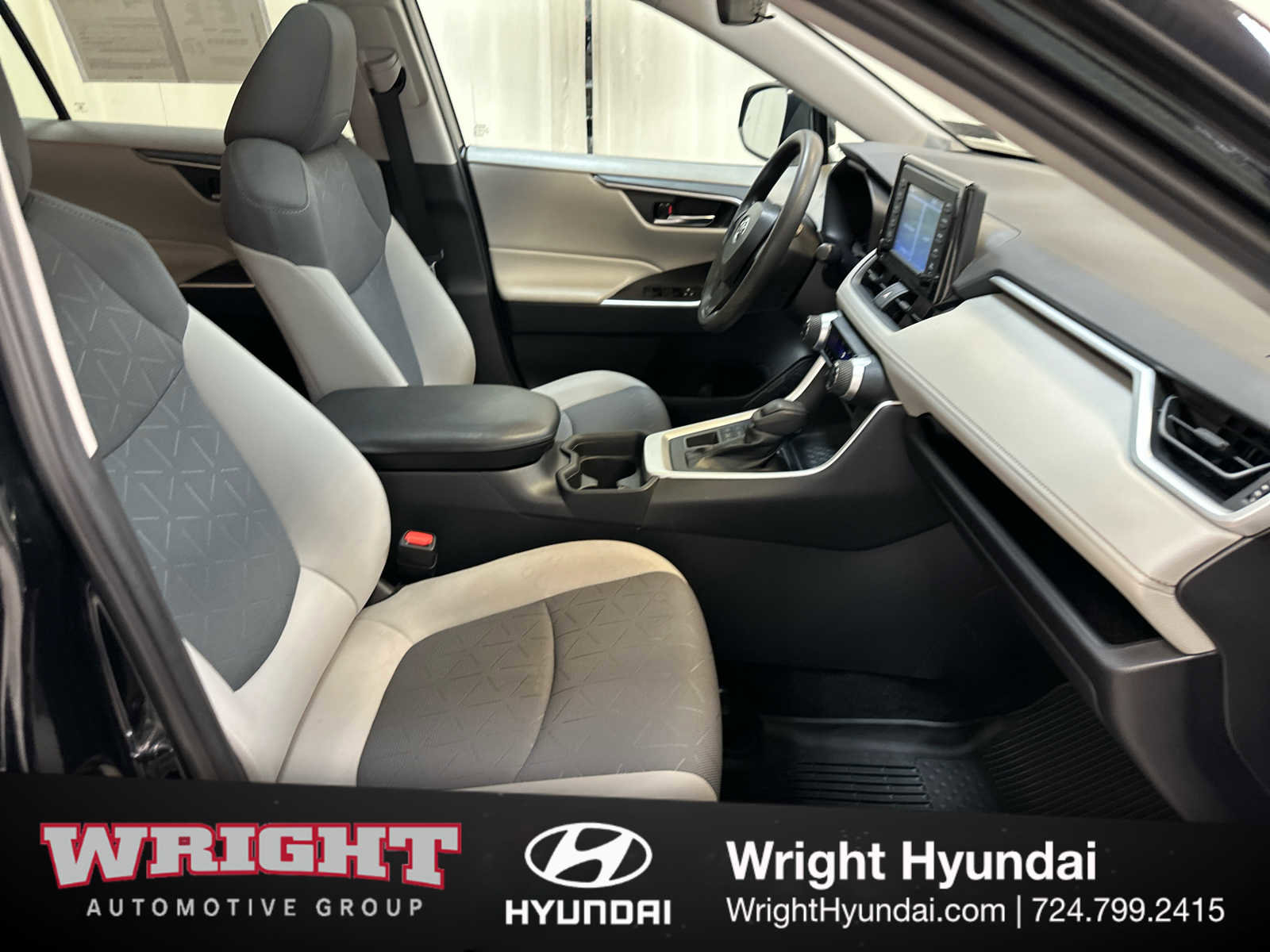 Used 2019 Toyota RAV4 XLE image 18