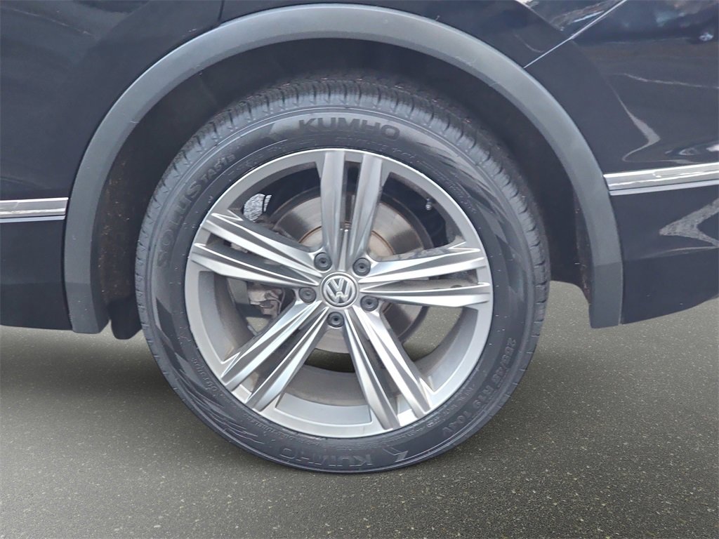 Used 2019 Volkswagen Tiguan S image 34