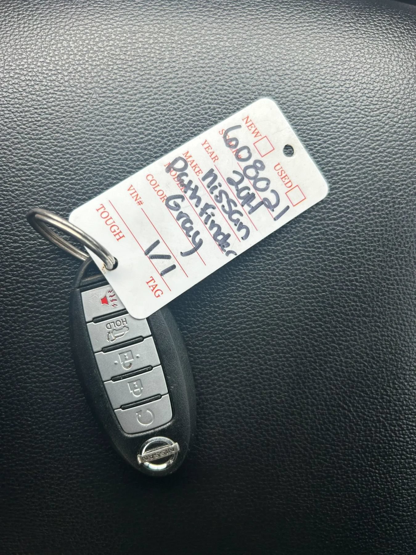 Used 2014 Nissan Pathfinder Platinum w/ Platinum Premium Package FWD image 39