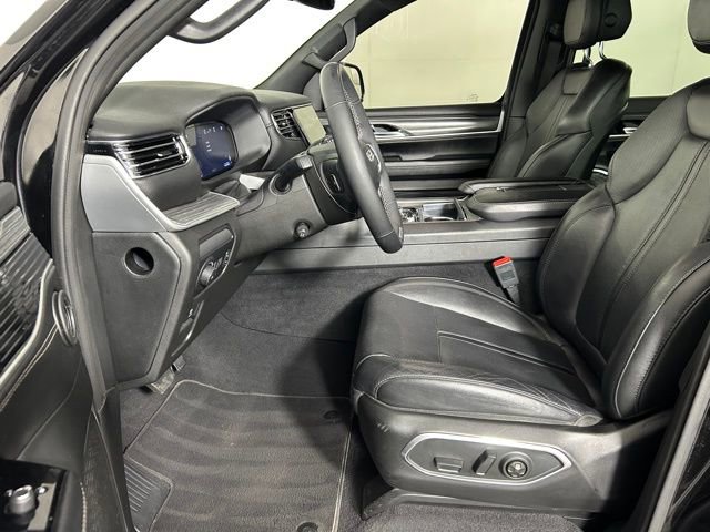 Used 2023 Jeep Wagoneer L Series III w/ Convenience Group I image 24