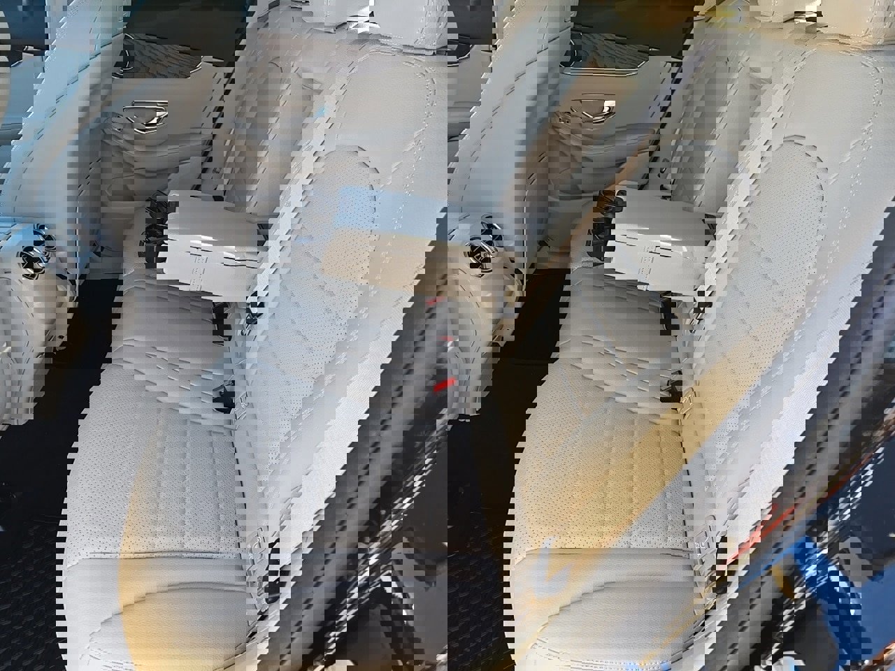 Used 2018 Mercedes-Benz GLC 300 4MATIC image 33